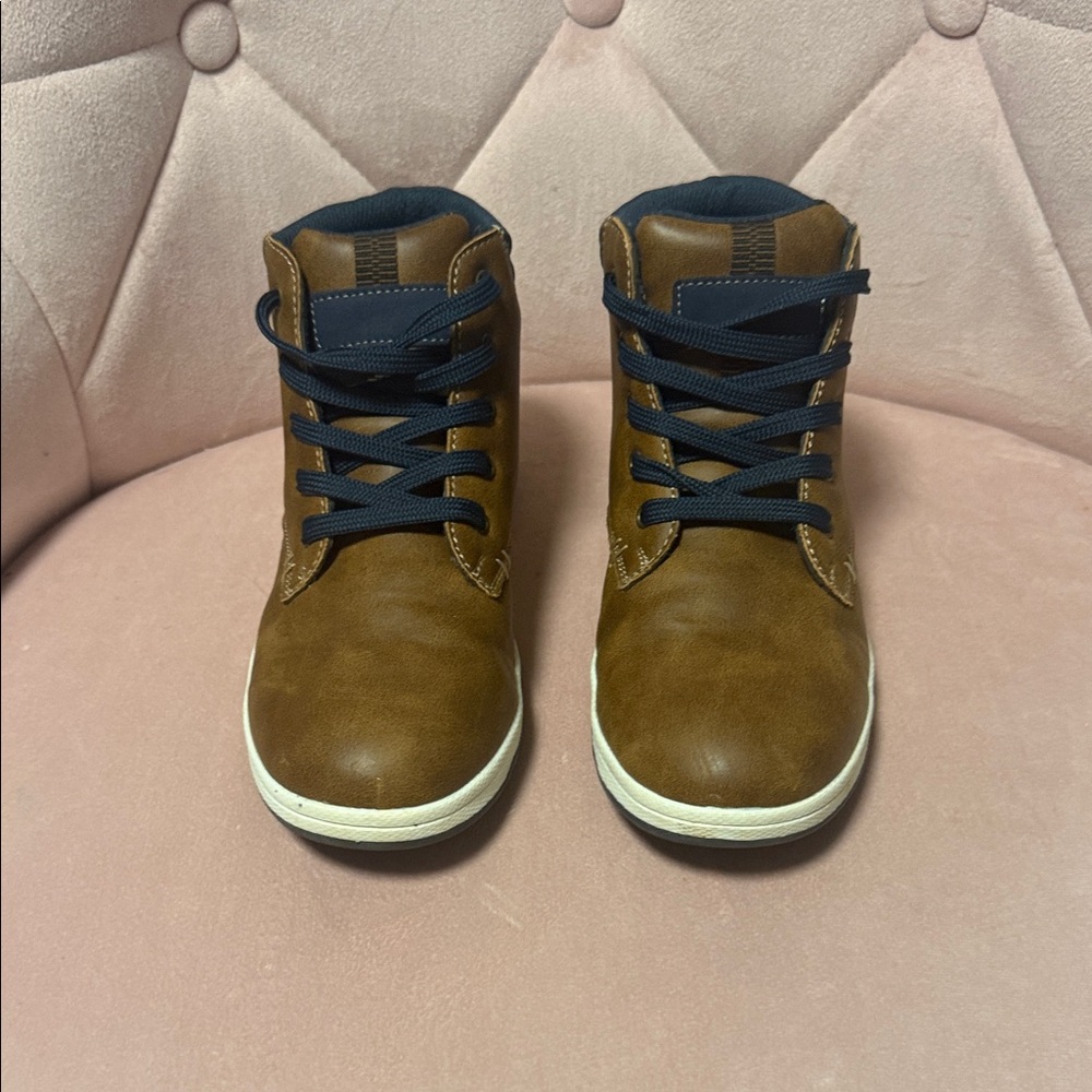 Eddie Bauer Boys Brown Lace-Up Boots, size 2, EUC